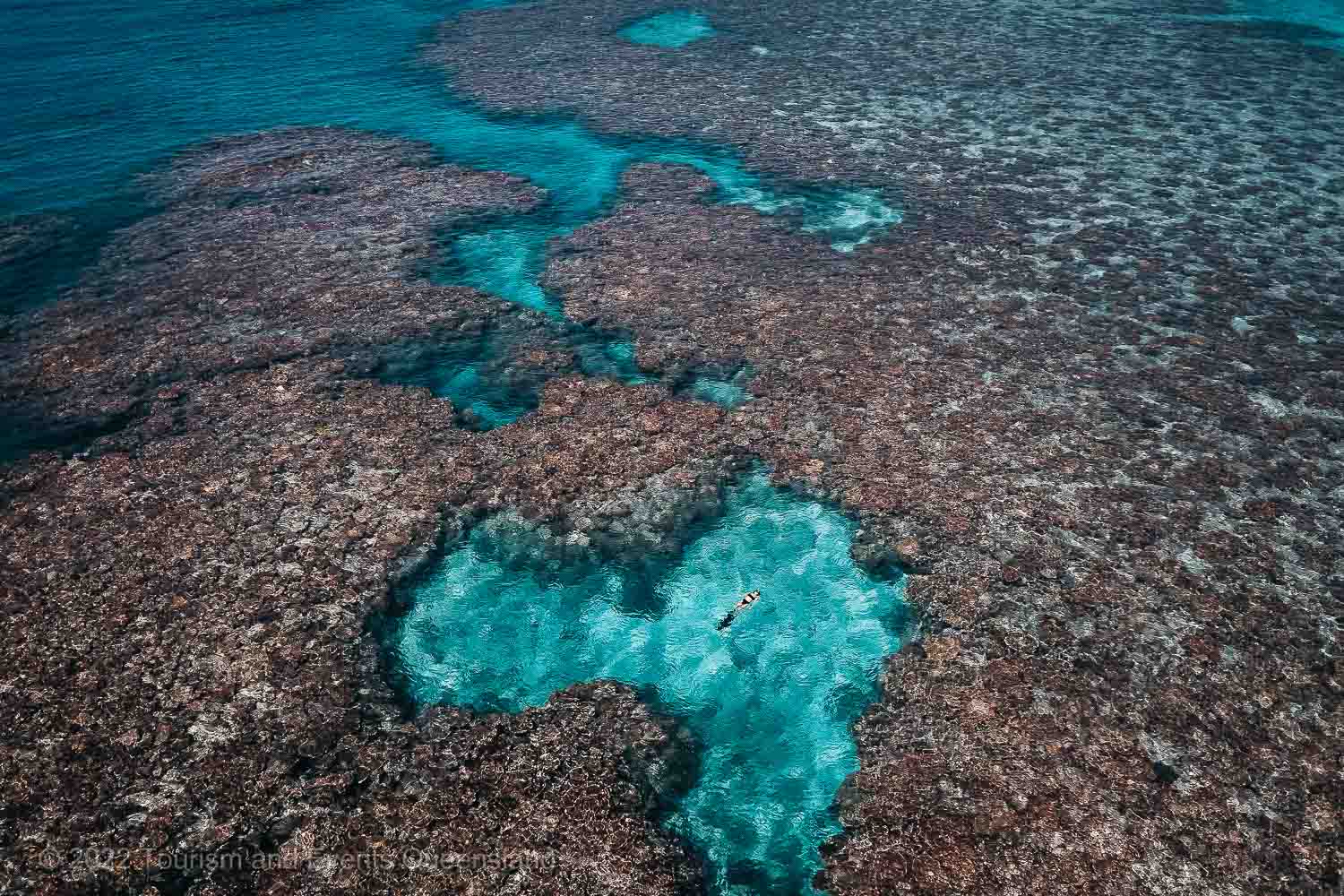 Aerial photograph of the Great Barrier Reef  – Australia - © Tourism and Events Queensland