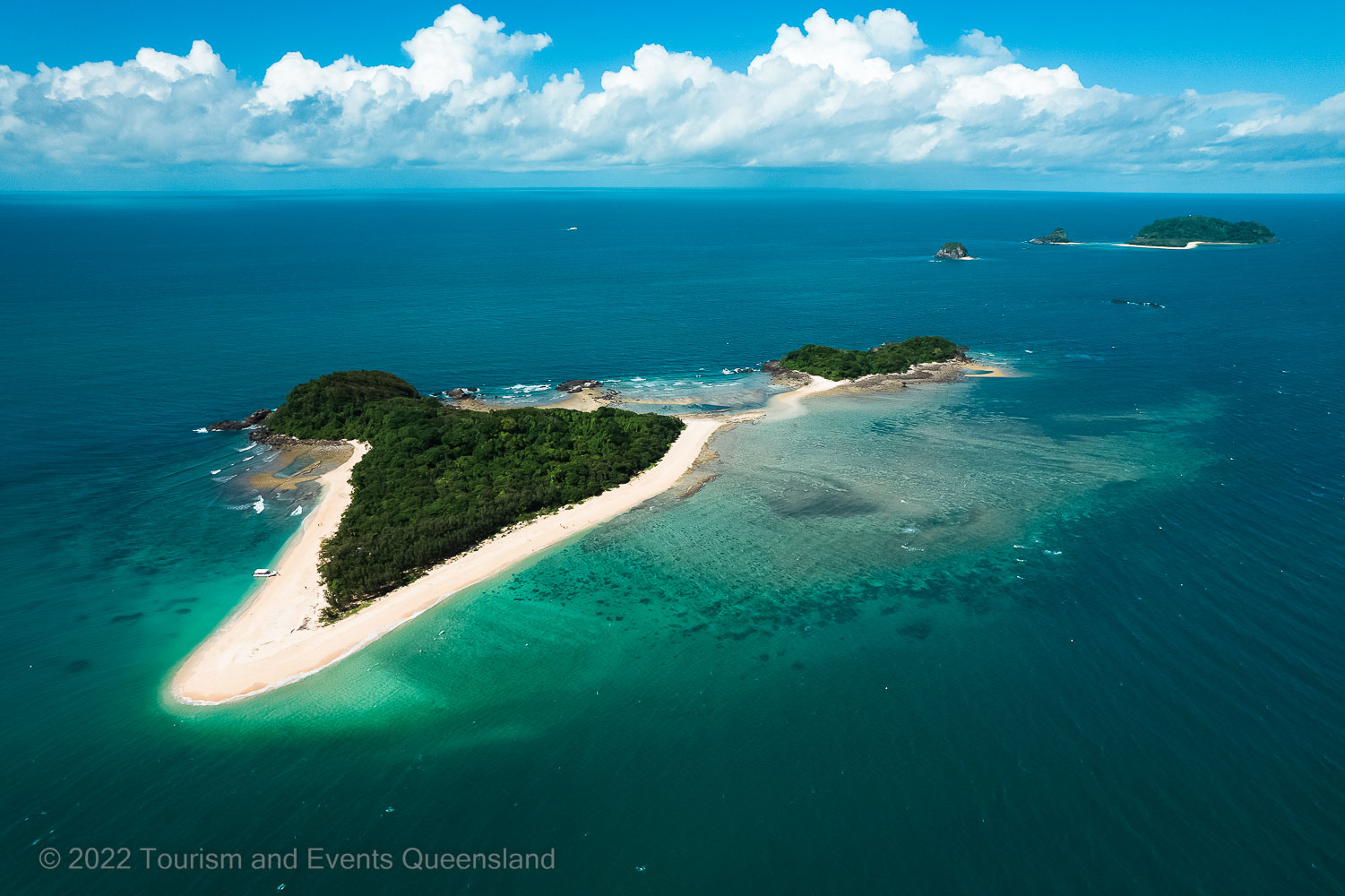 Island on the Great Barrier Reef  – Australia - © Tourism and Events Queensland