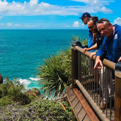 PCCC TUMRA on platform overlooking Great Barrier Reef - Australia - Commonwealth of Australia (Reef Authority) 