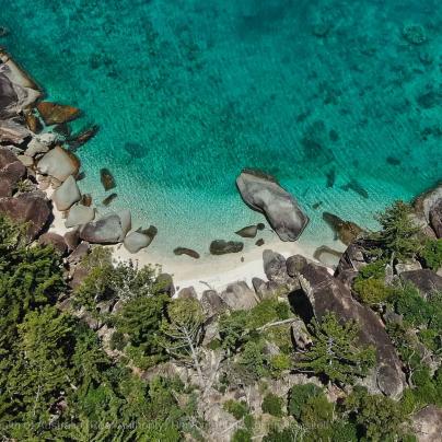 Aerial photograph of an island on the Great Barrier Reef – Australia - © Commonwealth of Australia – (Reef Authority) - Photographer: Johnny Gaskell