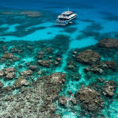Commercial vessel in the Great Barrier Reef Marine Park  – Australia - © Tourism and Events Queensland
