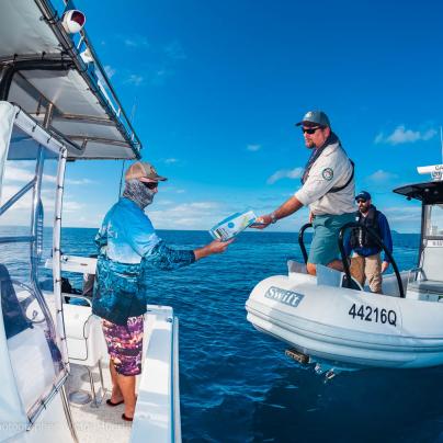 Compliance and zoning check with the Reef Authority and Queensland Parks and Wildlife Service – Australia - © QPWS - Photographer: Victor Huertas