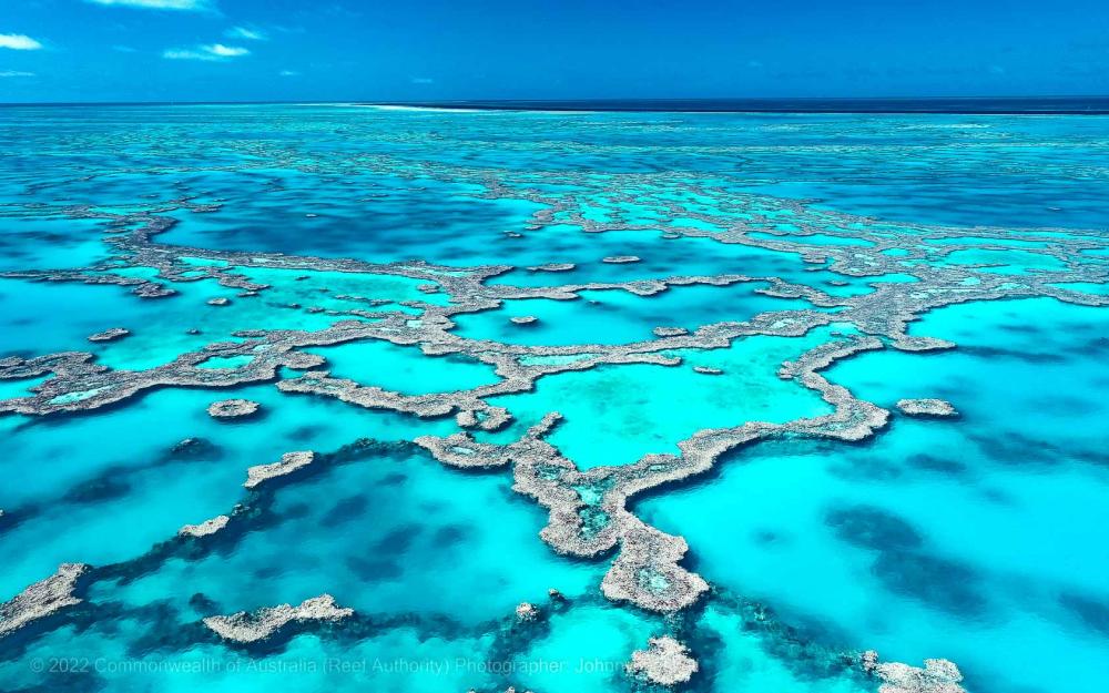  Aerial photograph of the Great Barrier Reef – © Commonwealth of Australia – (Reef Authority) - Photographer: Johnny Gaskell